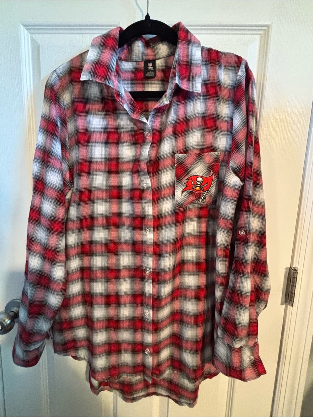 😍🏈BUCS Red Plaid Button-Up Shirt with Team Embroidered Pocket Size Large